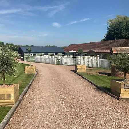 Woodpecker Cottage At Frog Trotters Cottages Hartpury Exterior photo