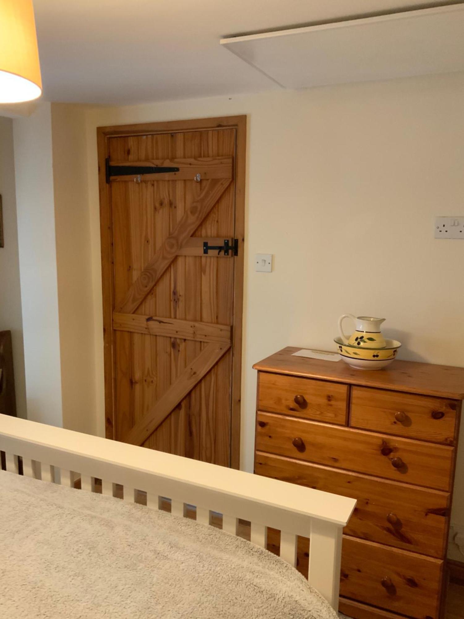Woodpecker Cottage At Frog Trotters Cottages Hartpury Exterior photo