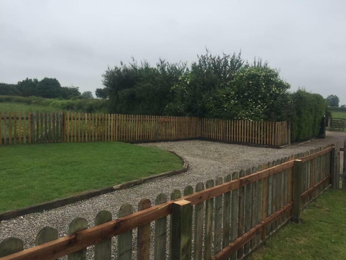 Woodpecker Cottage At Frog Trotters Cottages Hartpury Exterior photo