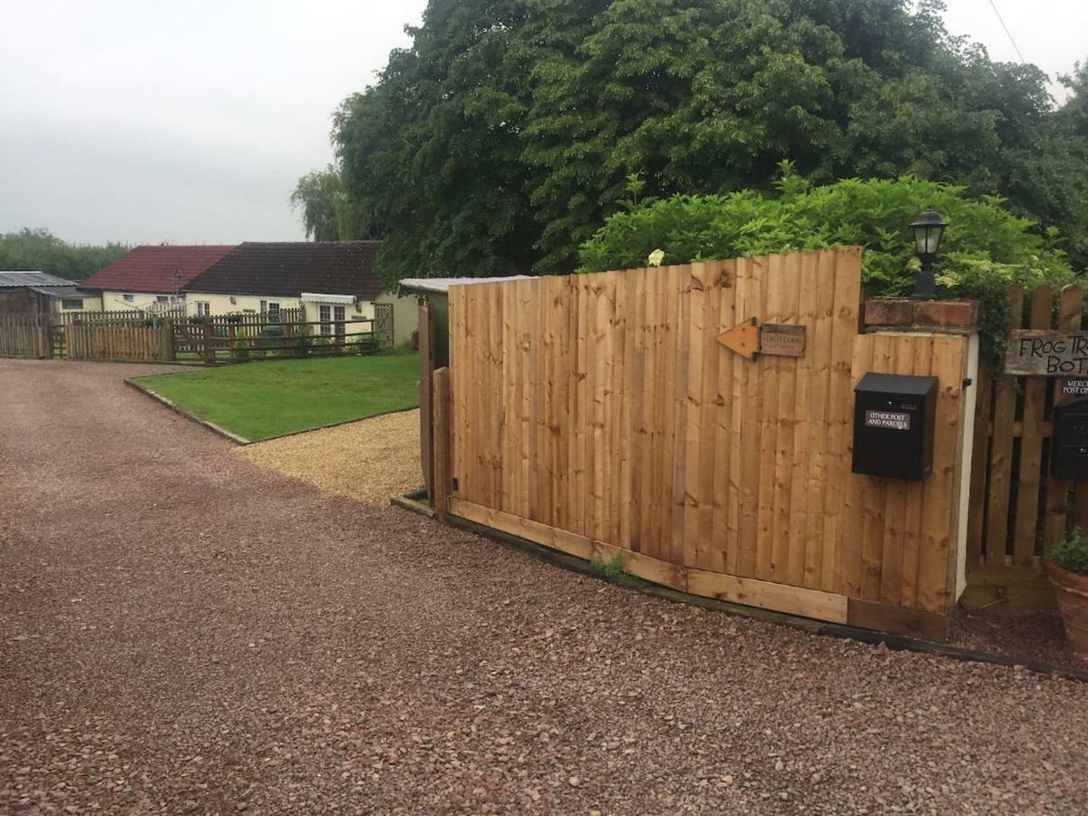 Woodpecker Cottage At Frog Trotters Cottages Hartpury Exterior photo